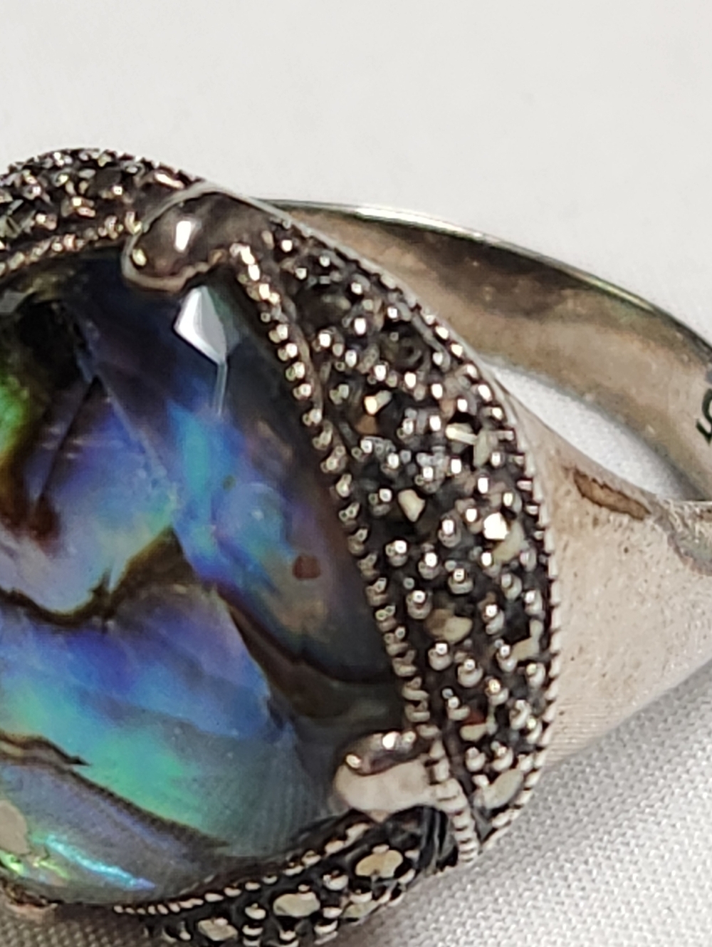 MARC JACOBS Sterling Silver Abalone Shell Ring With Marcaste Accents Size 8 - Picture 9 of 17